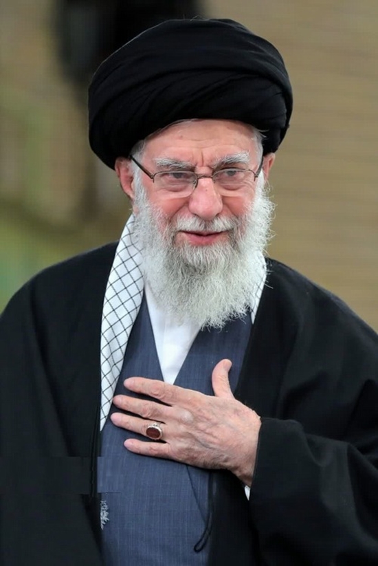 رهبر شهید سید علی حسینی خامنه ای به دست شقی ترین افراد به شهادت رسیدند. 