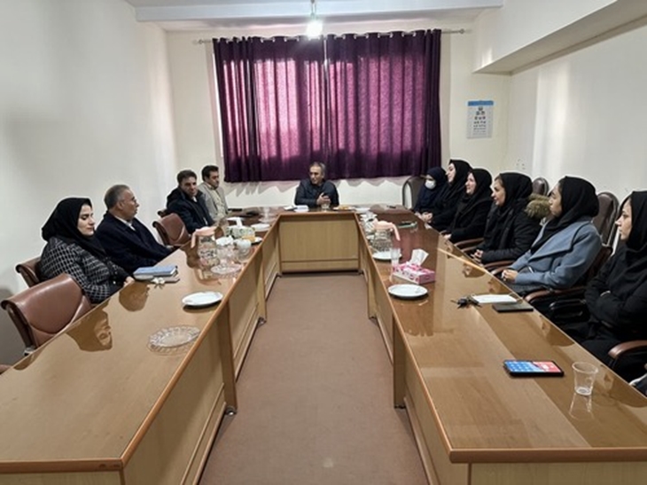 تشکیل جلسه گروه داخلی جراحی ، روز دوشنبه 29 دی ماه ، در این نشست رئیس دانشکده به همراه اعضای گروه به بحث و تبادل نظر پرداختند.